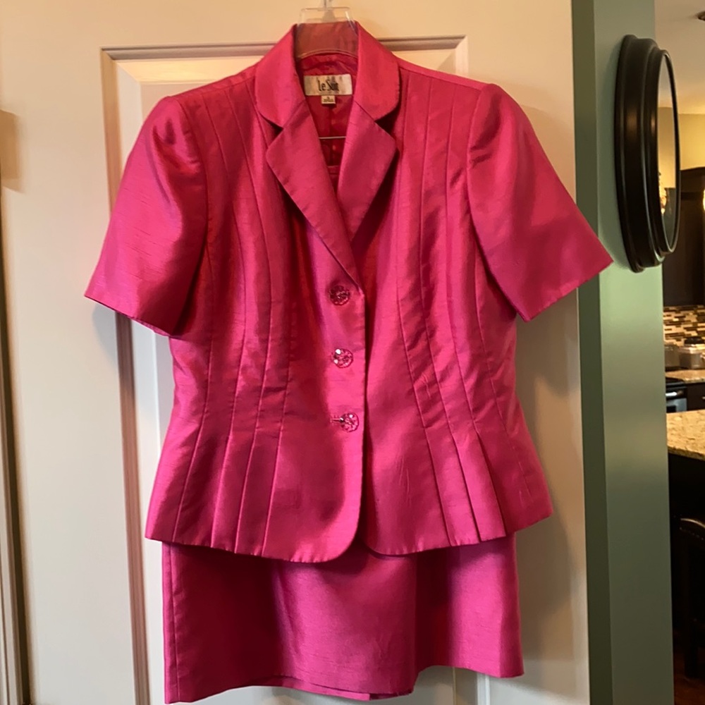 Le Suit size 8 Mother of the groom skirt and top